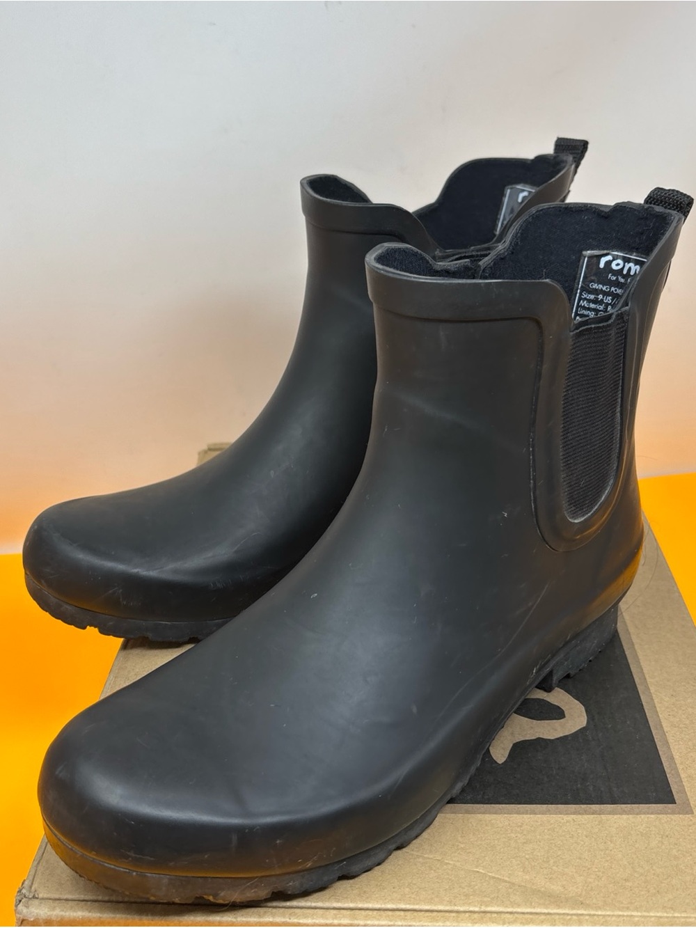 Sz 9 Roma Black Women's Chelsea Rain Ankle Boots used need cleaning 🧽 - Picture 9 of 17